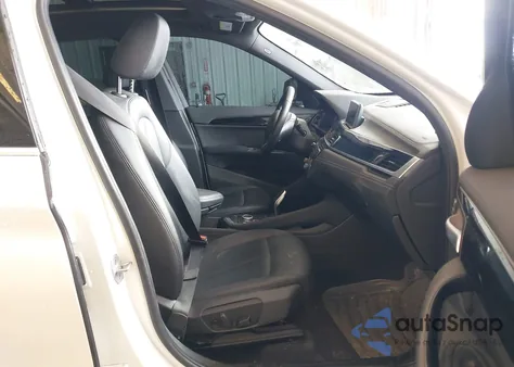 2020 BMW X1 xDrive28I из США, поврежденный, VIN WBXJG9C04L5P89599